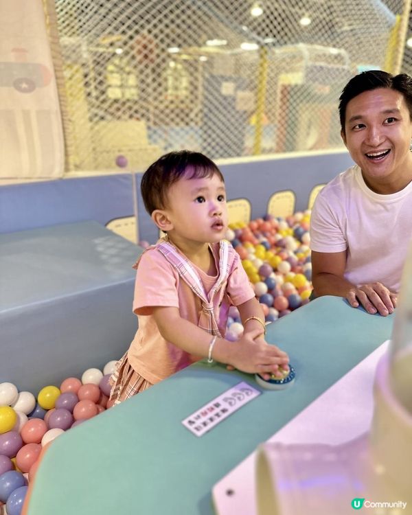 勁多波波池的室內遊樂場