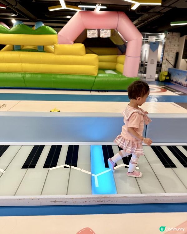 勁多波波池的室內遊樂場
