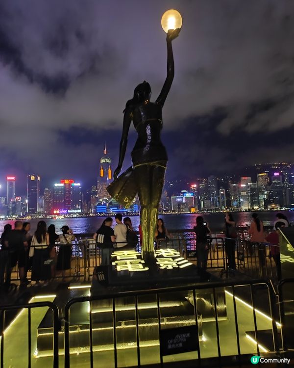 最近去咗星光大道觀光打卡,星光大道有香港特色,遊覽香港係必須...