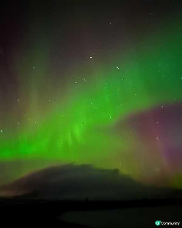 令我最難忘嘅旅遊景點喺冰島,因為我喺呢度睇到好靚嘅極光,完成...