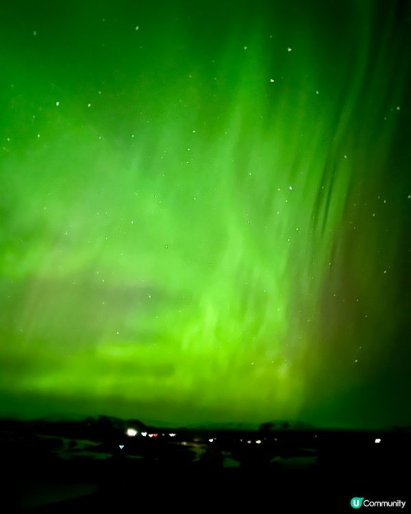 令我最難忘嘅旅遊景點喺冰島,因為我喺呢度睇到好靚嘅極光,完成...