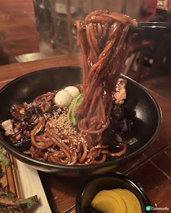 飲食。韓式炸雞。outdatk