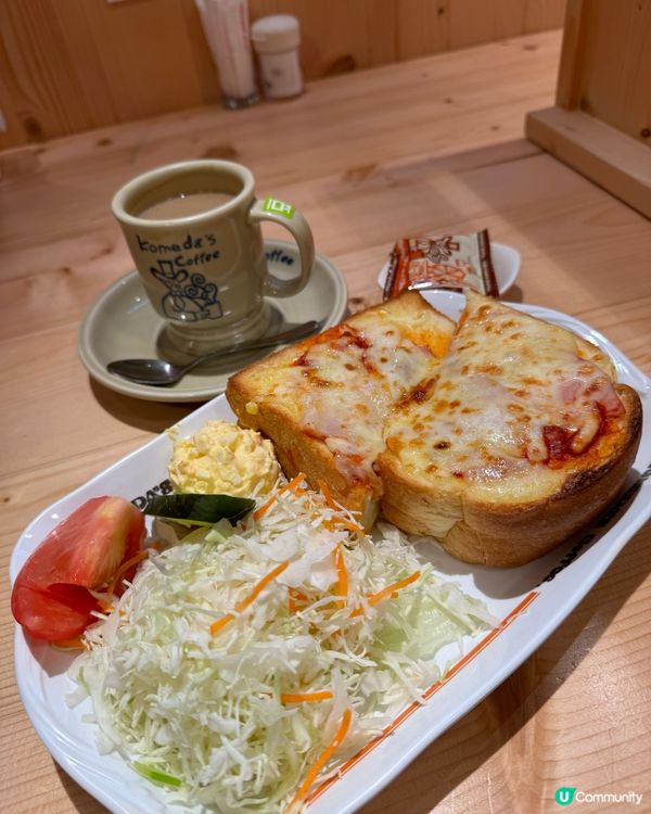 店舖位於AEON內,最喜歡這裏的絲絨紅色座位,既舒服又優美,...