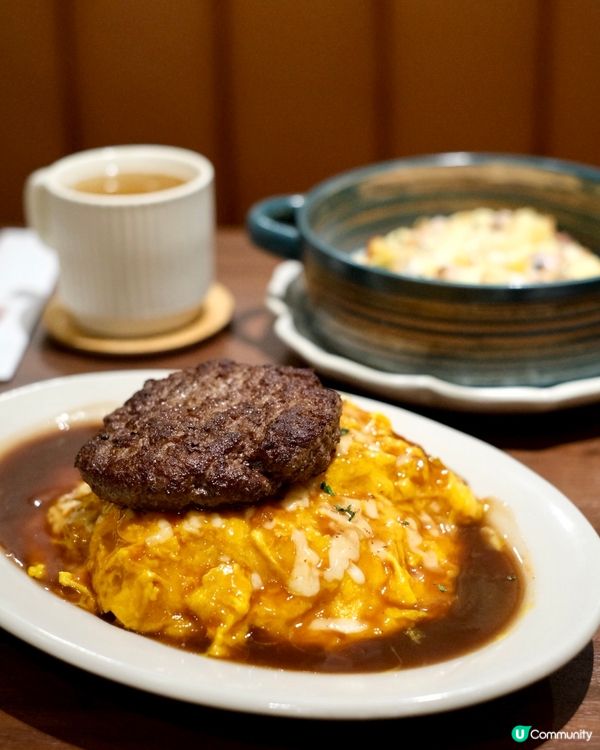 百貨公司內的日系復古茶座