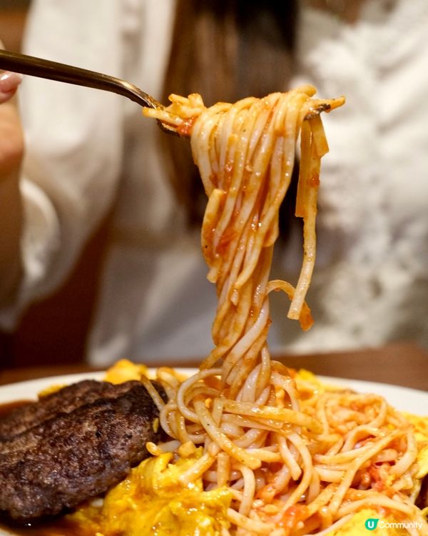 百貨公司內的日系復古茶座