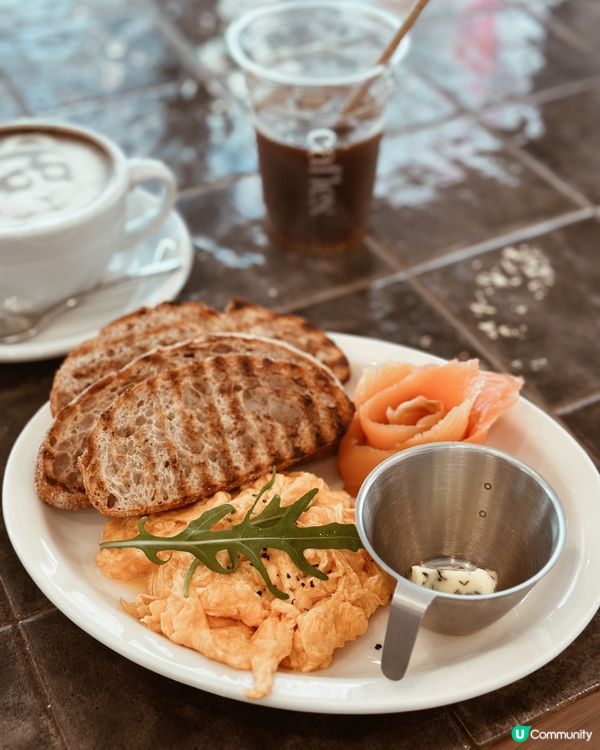 銅鑼灣高質工業風café 必食招牌軟滑cheesecake🤍