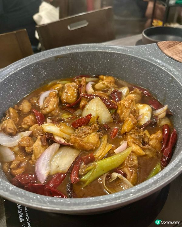 打邊爐先飲頭啖湯 惹味雞煲🔥