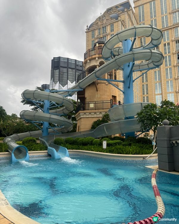 夏天梗係要激玩水上樂園！早兩日去?澳門巴黎人酒店渡假。落去泳...