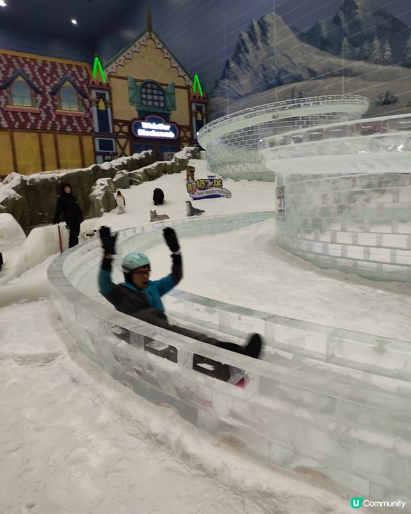 廣州融創樂園，有得玩雪又有得玩室內遊樂場，係大人同小朋友都岩...
