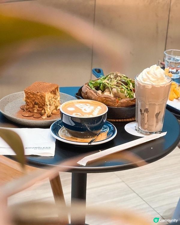 荃灣新開咖啡店☕️  鬆餅配荷蘭寶貝鬆餅🥞  新年利是封送咖
