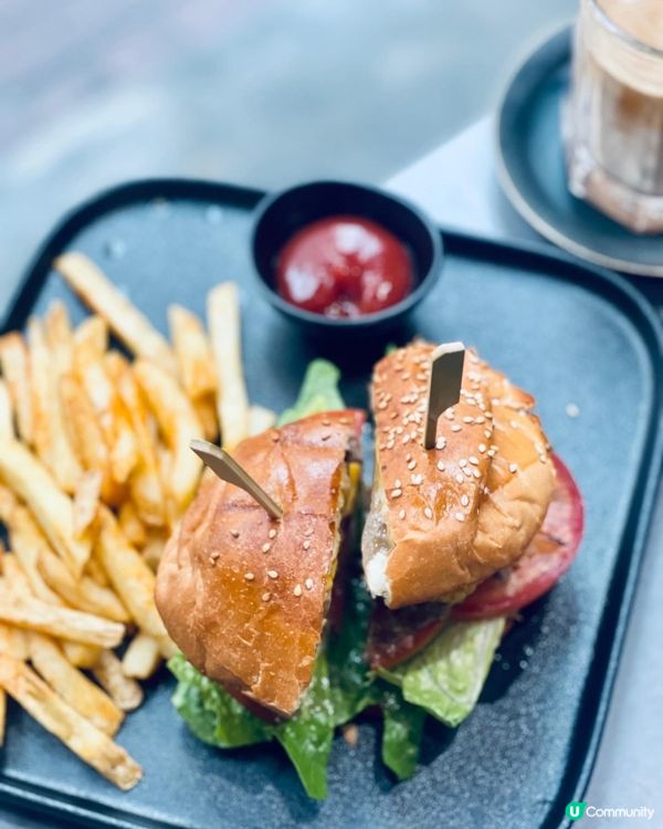 必去油麻地型格cafe‼️平民價錢‼️甜品全部有酒店水準‼️