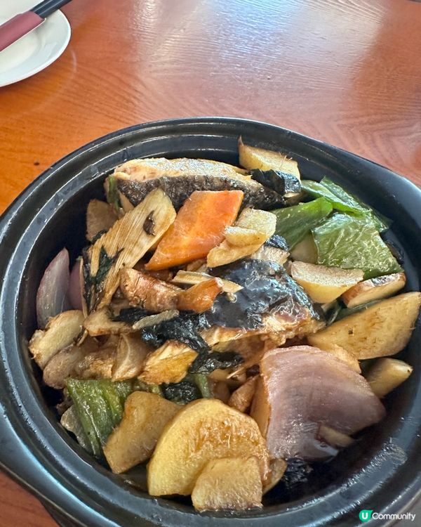 砂鍋魚頭煲，大蒜骨，蒜蓉炒番薯葉