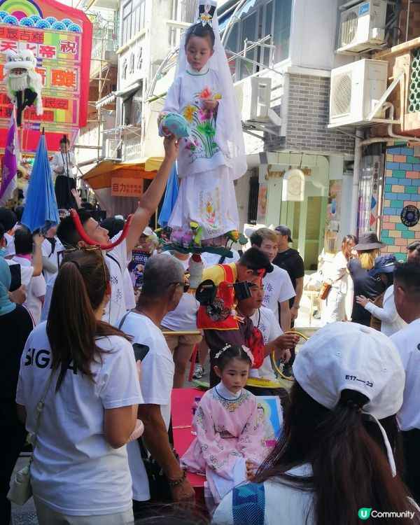 佛誕長洲舉行太平清醮飄色巡遊, 令長洲街頭萬人空巷 ! 距離...