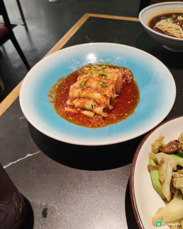 返?深圳食川菜，有好味?蒜泥白肉，回鍋肉，四川擔擔麵及炒椰菜...