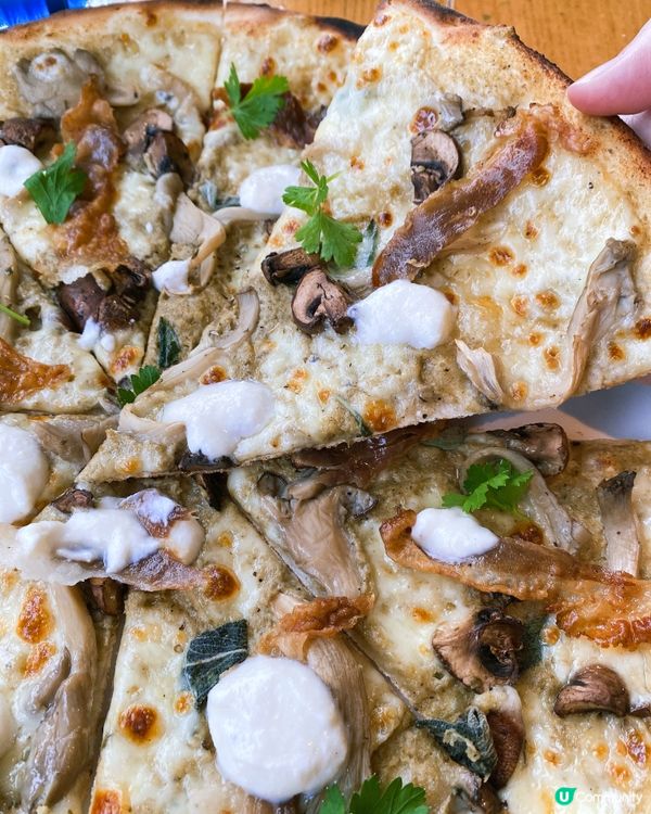 海邊🏖️～ 凍飲+Pizza🍕 好正🥰