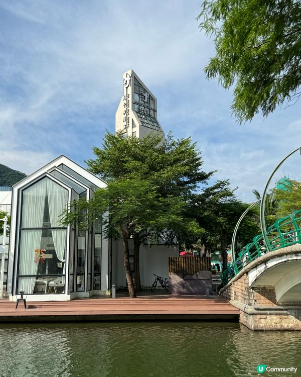 屬於文青的白色棲息圖書館