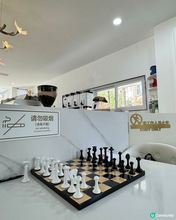 屬於文青的白色棲息圖書館