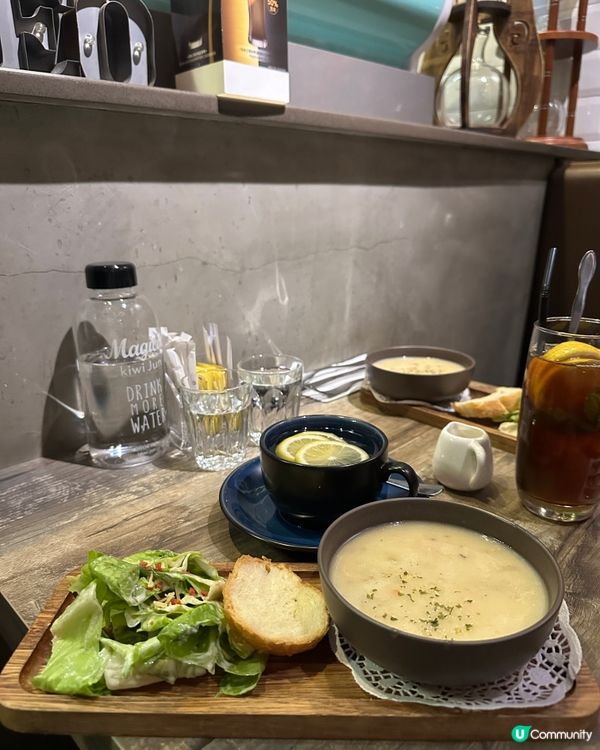 上環悉心裝修西餐小店🪄