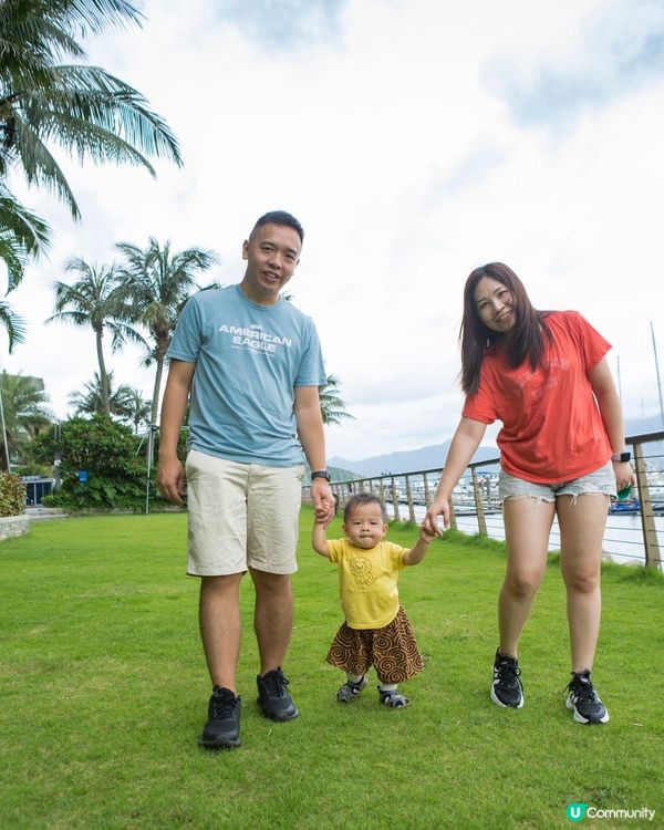 趁炎炎夏日一家親子到深圳浪騎瞻雲海濱度假酒店，一個充滿陽光與...