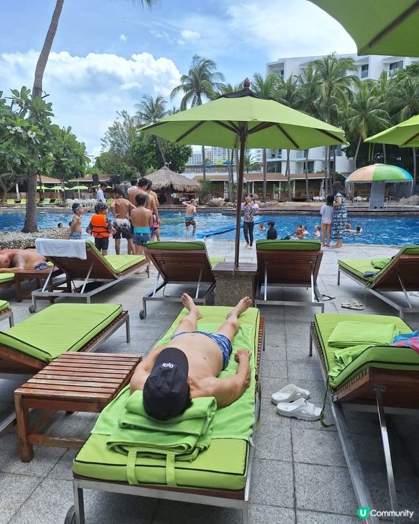 泰國芭堤雅酒店泳池好適合小朋友。