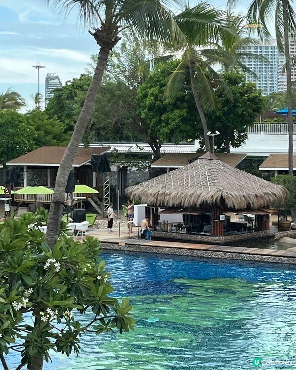 泰國芭堤雅酒店泳池好適合小朋友。