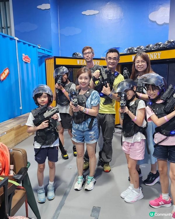 一大班人當然要玩war game 喇，緊張刺激好玩，大人小朋...