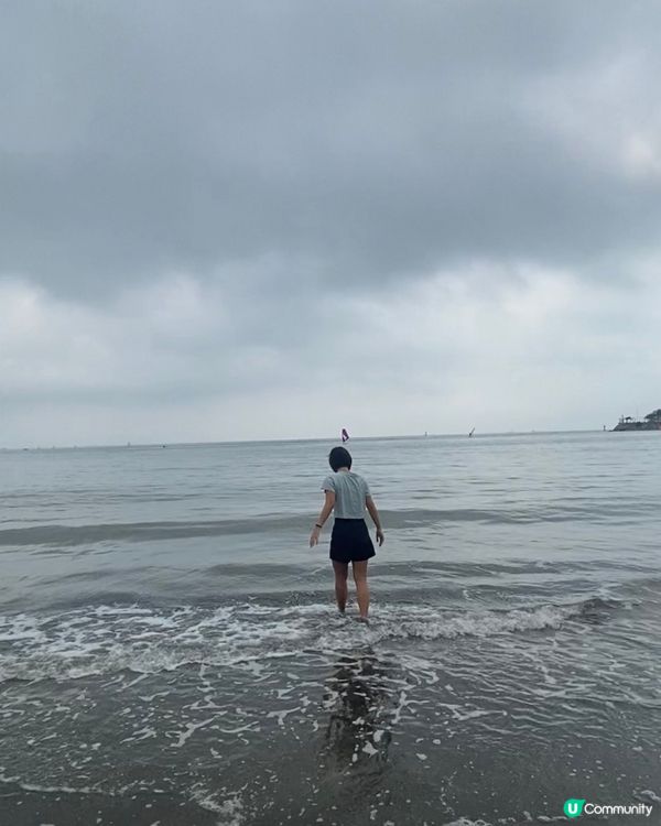 首先是在澳門的黑沙環沙灘那些沙是黑色的