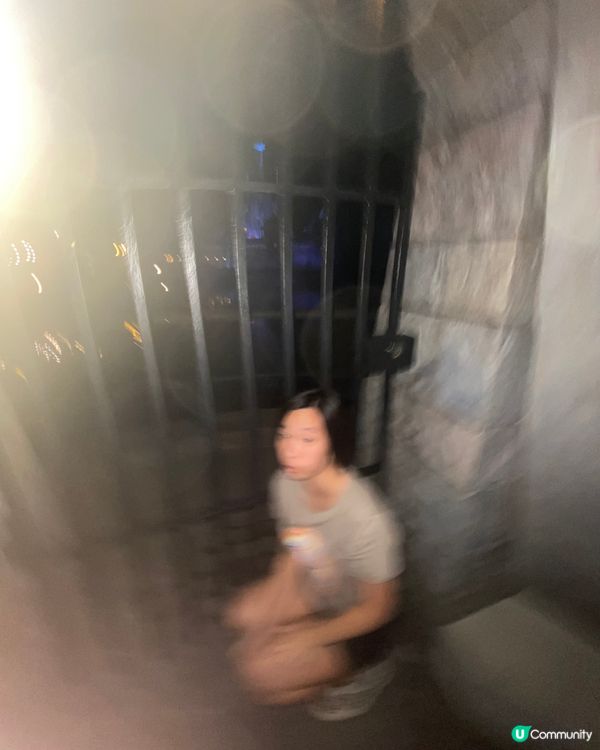 首先是在澳門的黑沙環沙灘那些沙是黑色的