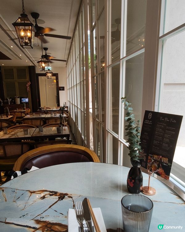 🎎喺灣仔利東街，有一間好有特色嘅日式fusion酒吧。午市套...