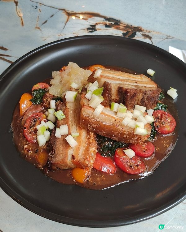 🎎喺灣仔利東街，有一間好有特色嘅日式fusion酒吧。午市套...