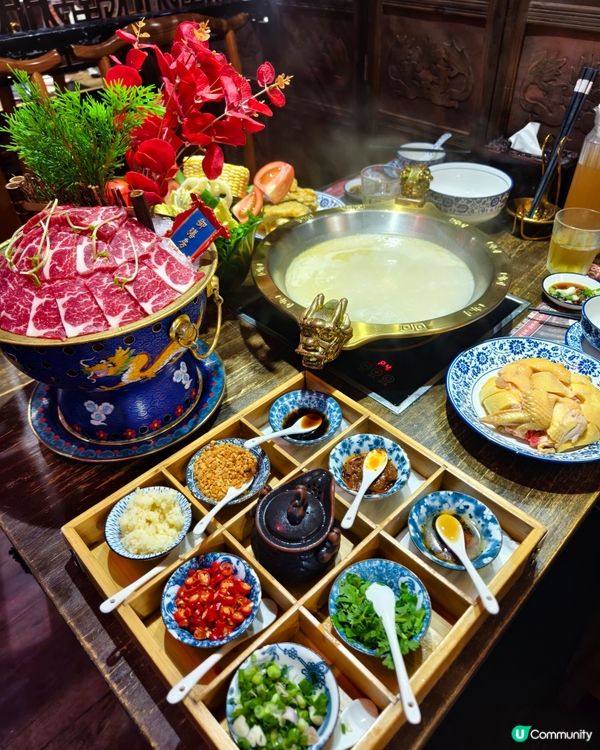 北角宮廷式火鍋，必點花膠雞湯底