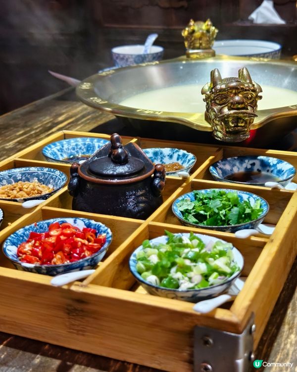 北角宮廷式火鍋，必點花膠雞湯底