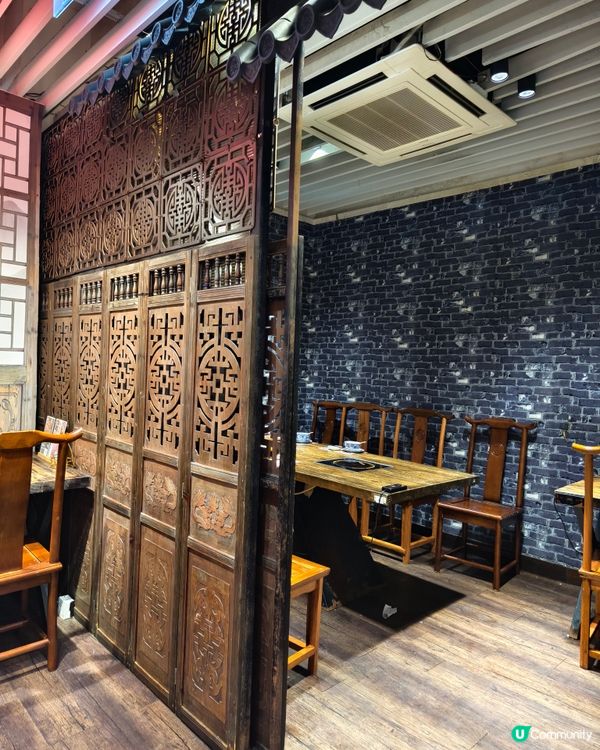 北角宮廷式火鍋，必點花膠雞湯底