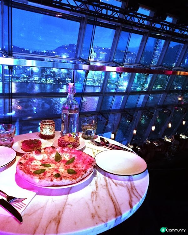 世一景觀下的薄餅