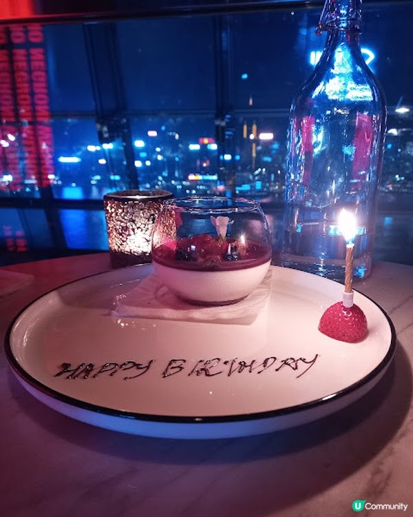 世一景觀下的薄餅