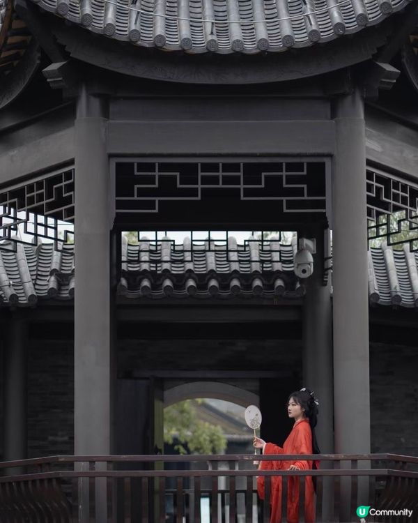 唔駛去到橫店咁遠，換上一身漢服於廣州新文化館打卡，就有種穿越...