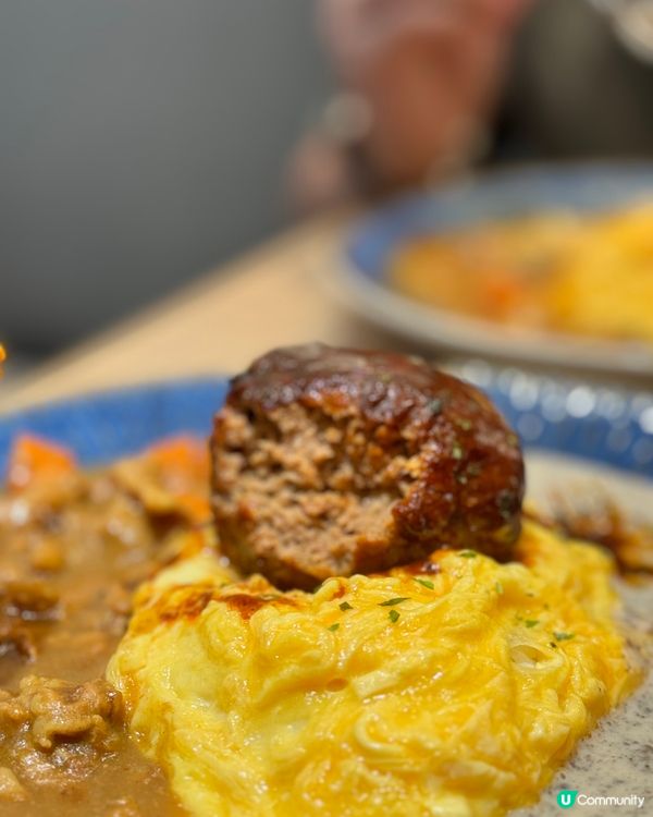 位於炮台山新開既Omu Cafe, 野菜豚肉咖哩配手打和牛漢...