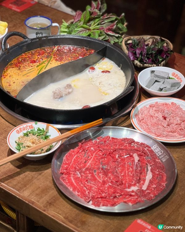 深圳人氣榴槤綿綿冰配麻辣火鍋！