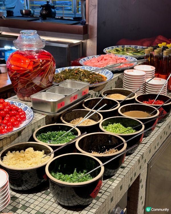 深圳人氣榴槤綿綿冰配麻辣火鍋！