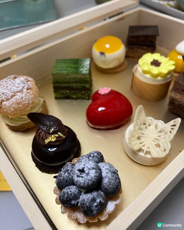 第一次去呢間蛋糕店🍰，十二款經典蛋糕禮盒真係好吸引我眼球🤩！