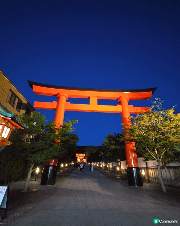 夜晚的伏見稻荷神社