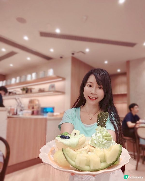 以梳乎厘作主打的西式咖啡店PHI Coffee & Panc...