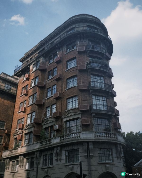 上海最出名就係city walk，由武康大樓出發一直行，沿途...