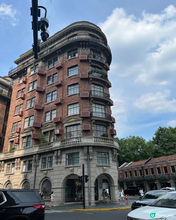 上海最出名就係city walk，由武康大樓出發一直行，沿途...