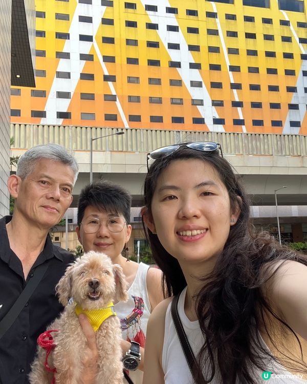 我去左mirror x error 嘅餐廳食泰國菜；再去左九...