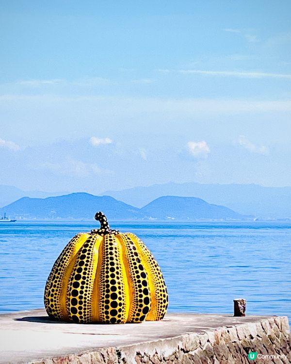 四國小豆島上的天使之路，希臘風車及直島上的草間彌生黃色南瓜