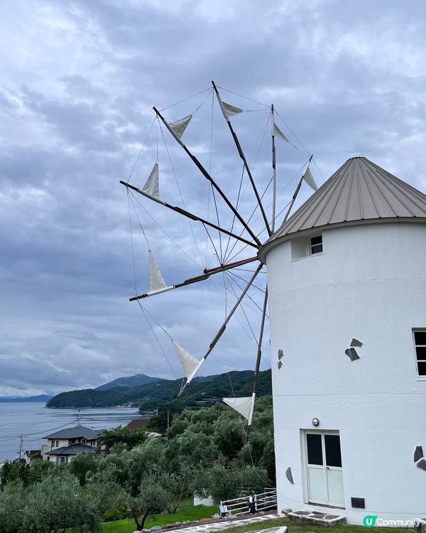 四國小豆島上的天使之路，希臘風車及直島上的草間彌生黃色南瓜