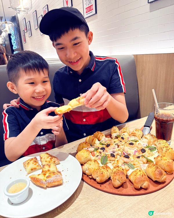 全新必勝客扭扭爆脆批套餐