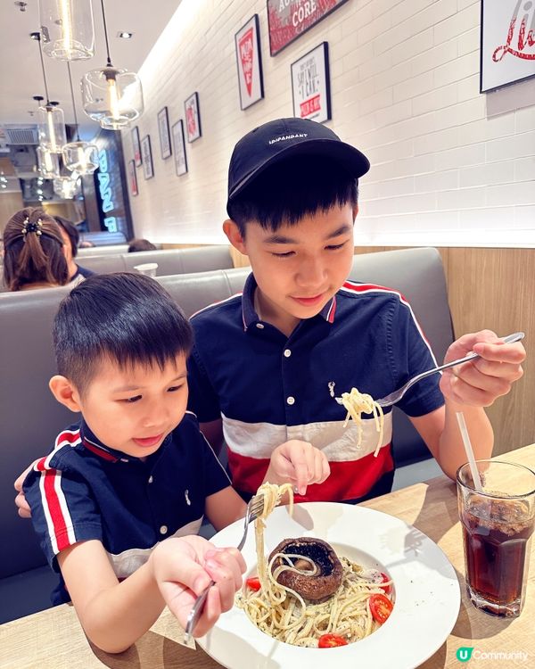 全新必勝客扭扭爆脆批套餐