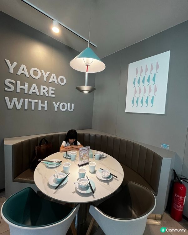 環境一流，打卡必備📸酸菜魚二人份，份量也啱啱好！